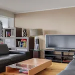 Spacious Contemporary Flat In The 15Th - Mid-T