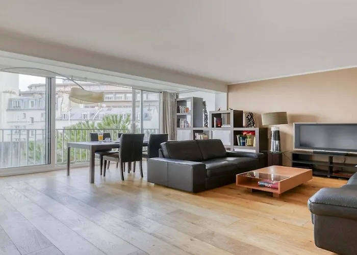 Spacious Contemporary Flat In The 15Th - Mid-T
