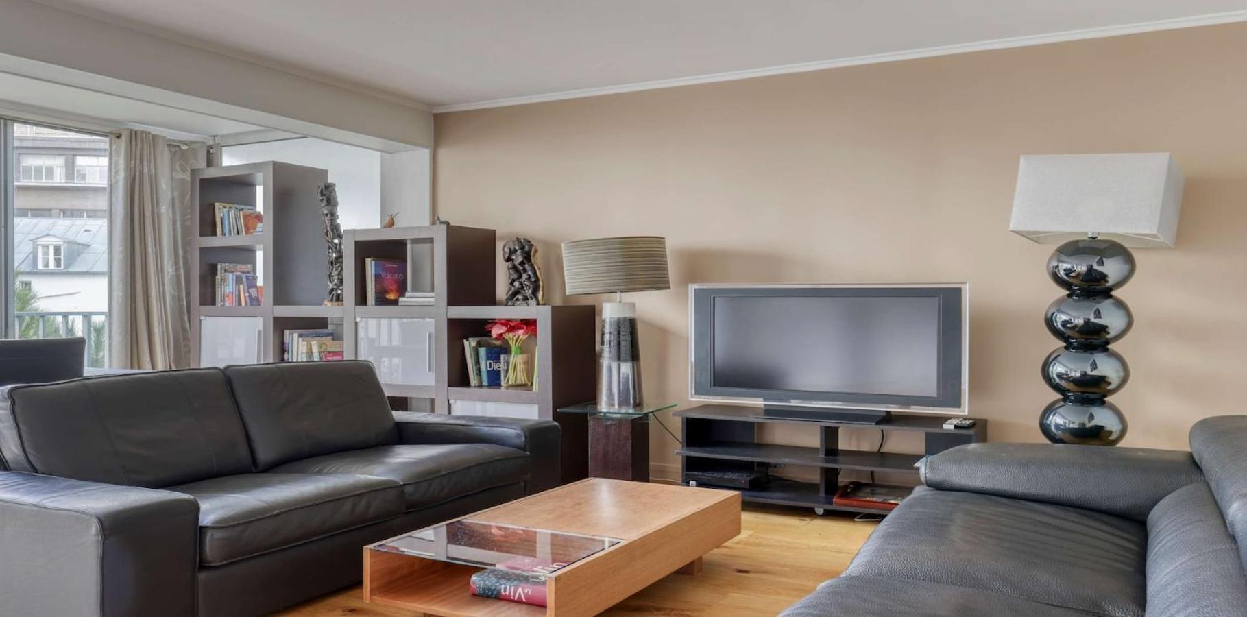Spacious Contemporary Flat In The 15th - Mid-t *